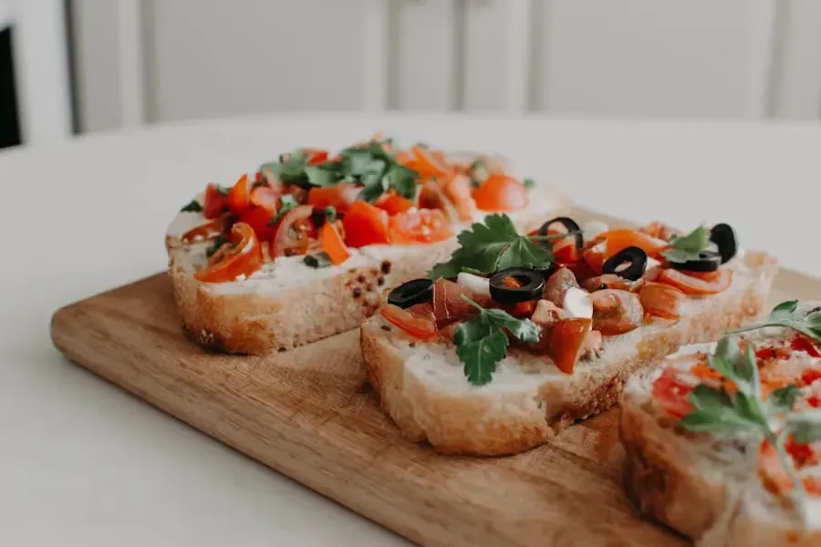 Bruschetta tomate-basilic